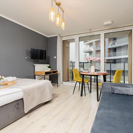 Studio With Balcony Warsaw Kokoryczki By Noclegi Renters Kültér fotó