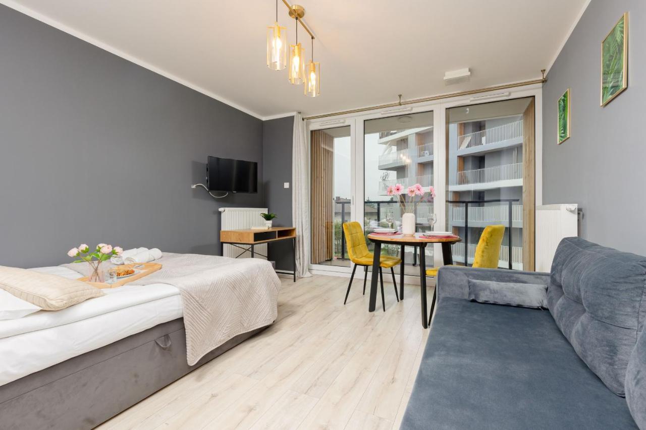Studio With Balcony Warsaw Kokoryczki By Noclegi Renters Kültér fotó