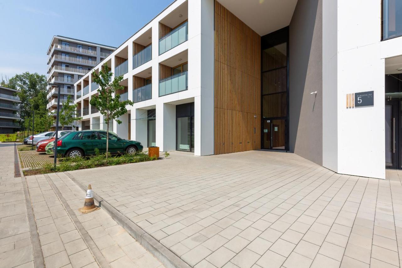 Studio With Balcony Warsaw Kokoryczki By Noclegi Renters Kültér fotó